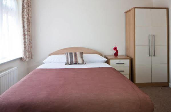 Montrose Guest House Romford Ngoại thất bức ảnh